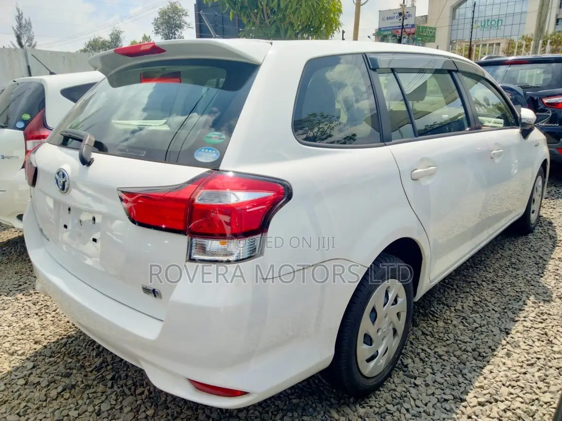 Toyota Corolla Fielder 2018 White