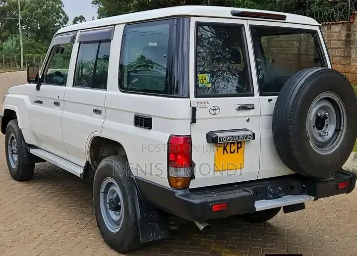 Toyota Land Cruiser 2018 Black