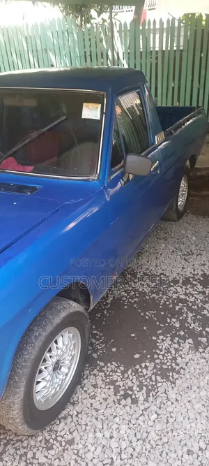 Nissan 1400 2001 Blue