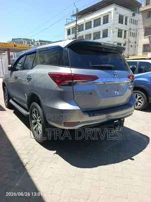 Toyota Fortuner 2019 Silver