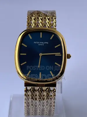 Patek PhilippeYellow Golden Ellipse Vintage Cushion Mesh Watch