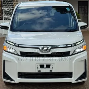 Toyota Voxy 2019 White