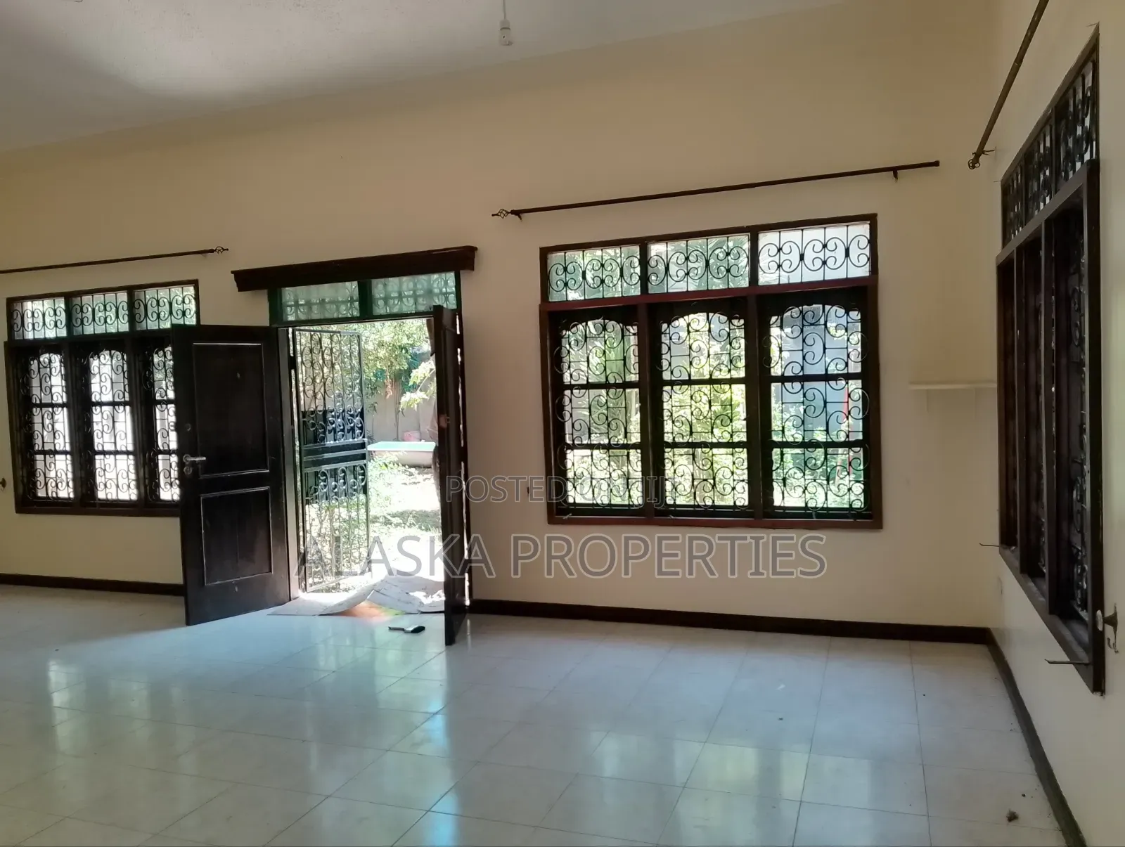 4bdrm Maisonette in Nyali Estate for rent