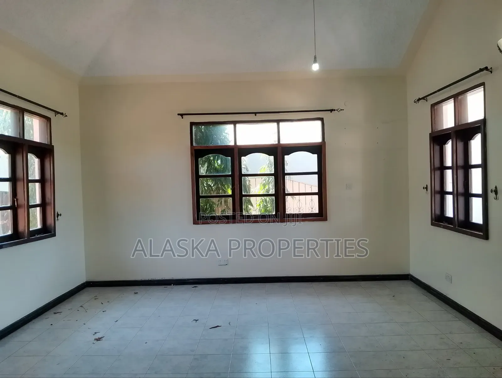 4bdrm Maisonette in Nyali Estate for rent