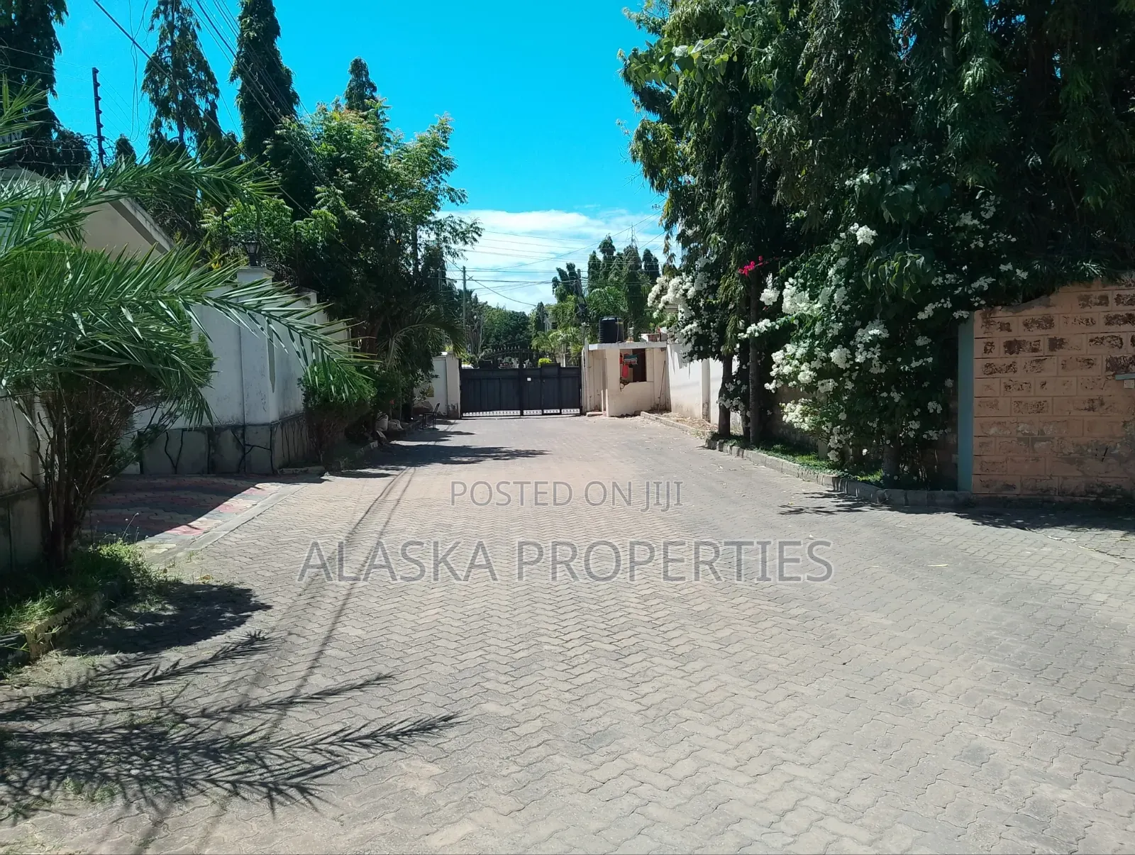 4bdrm Maisonette in Nyali Estate for rent