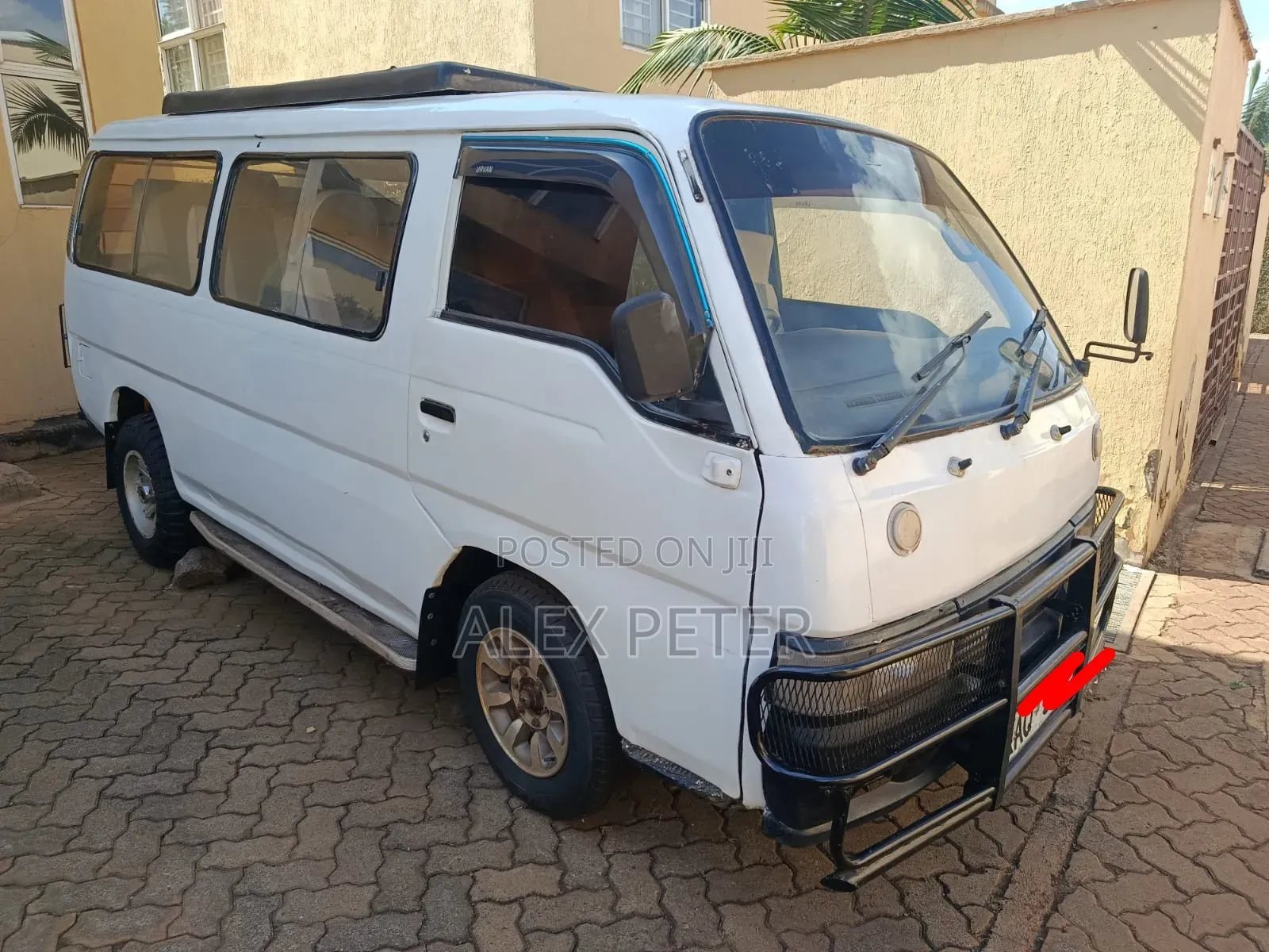 Nissan Caravan (Urvan) 1998 White