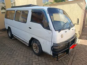 Nissan Caravan (Urvan) 1998 White