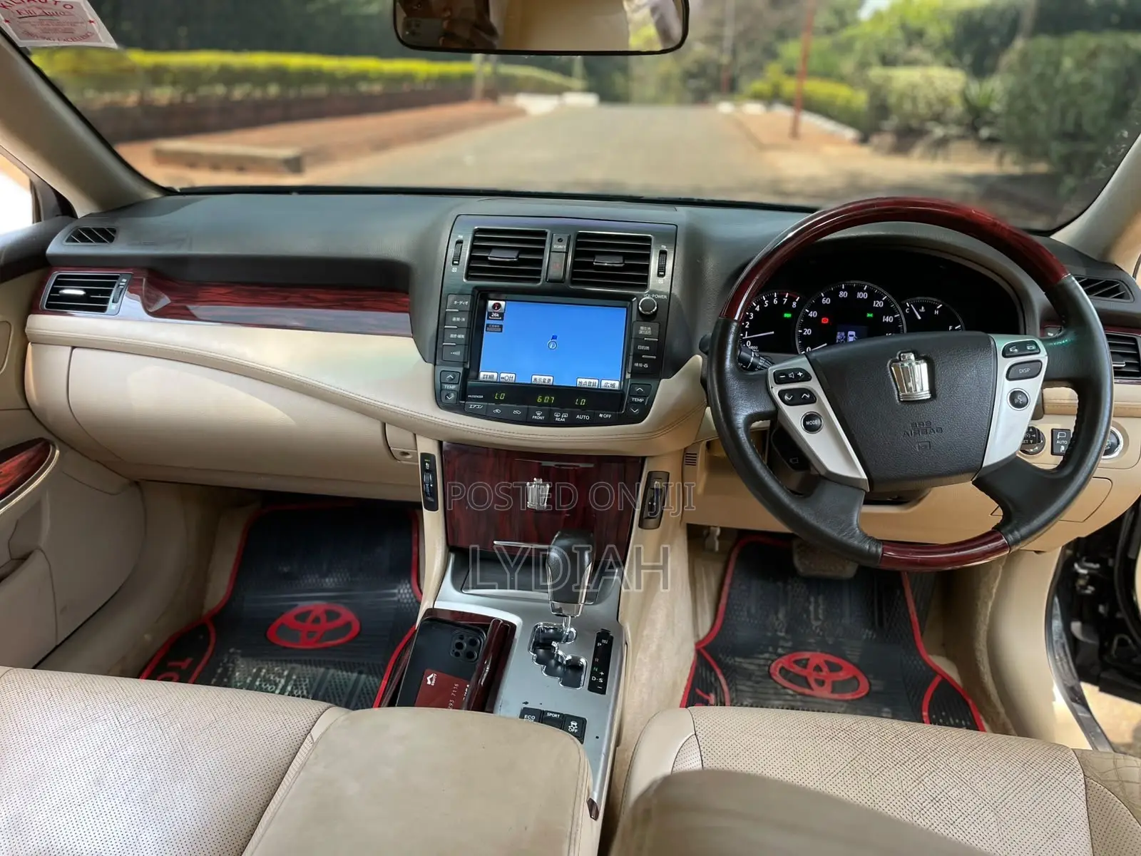Toyota Crown 2012 Black
