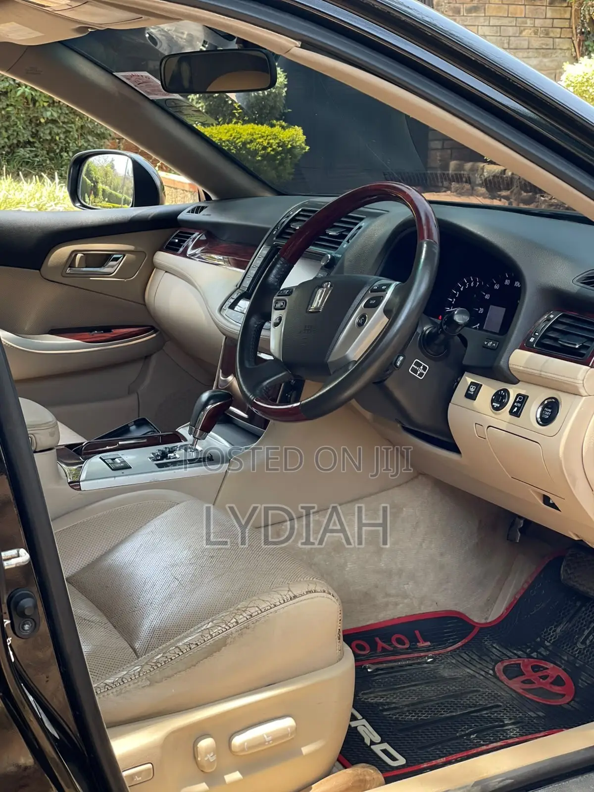 Toyota Crown 2012 Black