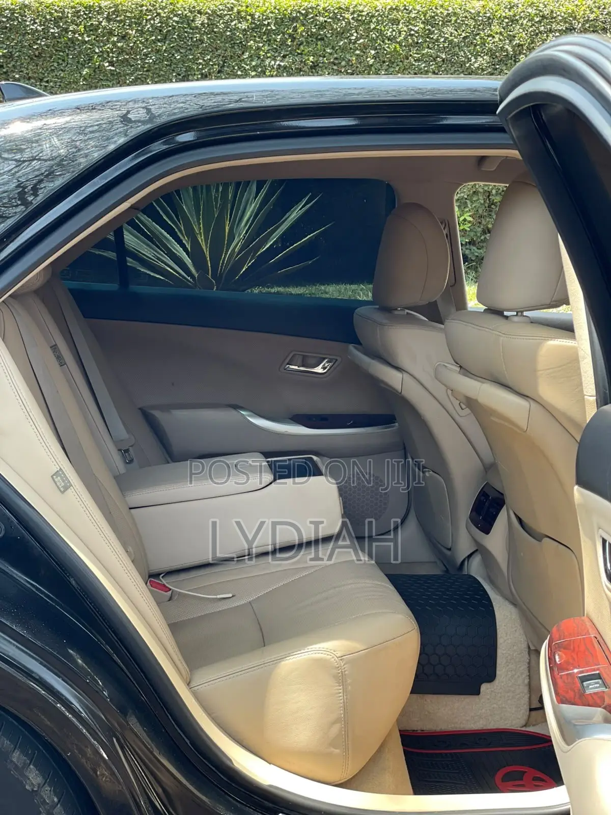 Toyota Crown 2012 Black