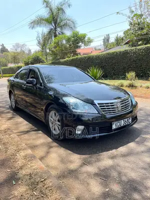 Toyota Crown 2012 Black