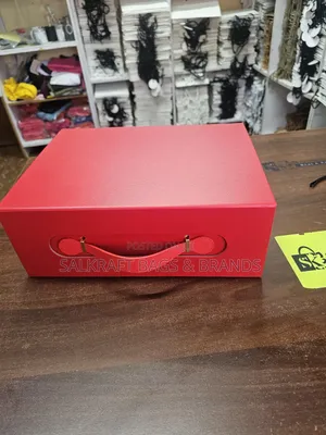 The Festive Heritage Carrier Gift Box