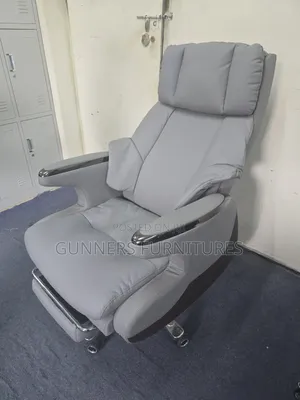 Director's Executive Office Chair With a Footrest