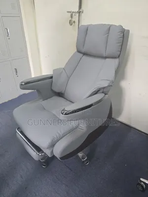 Director's Executive Office Chair With a Footrest