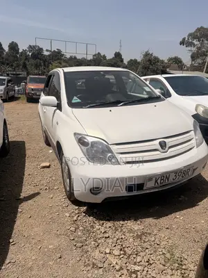 Toyota IST 2004 White