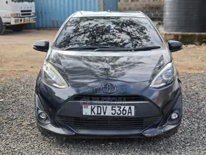 Toyota Aqua 2018 Black