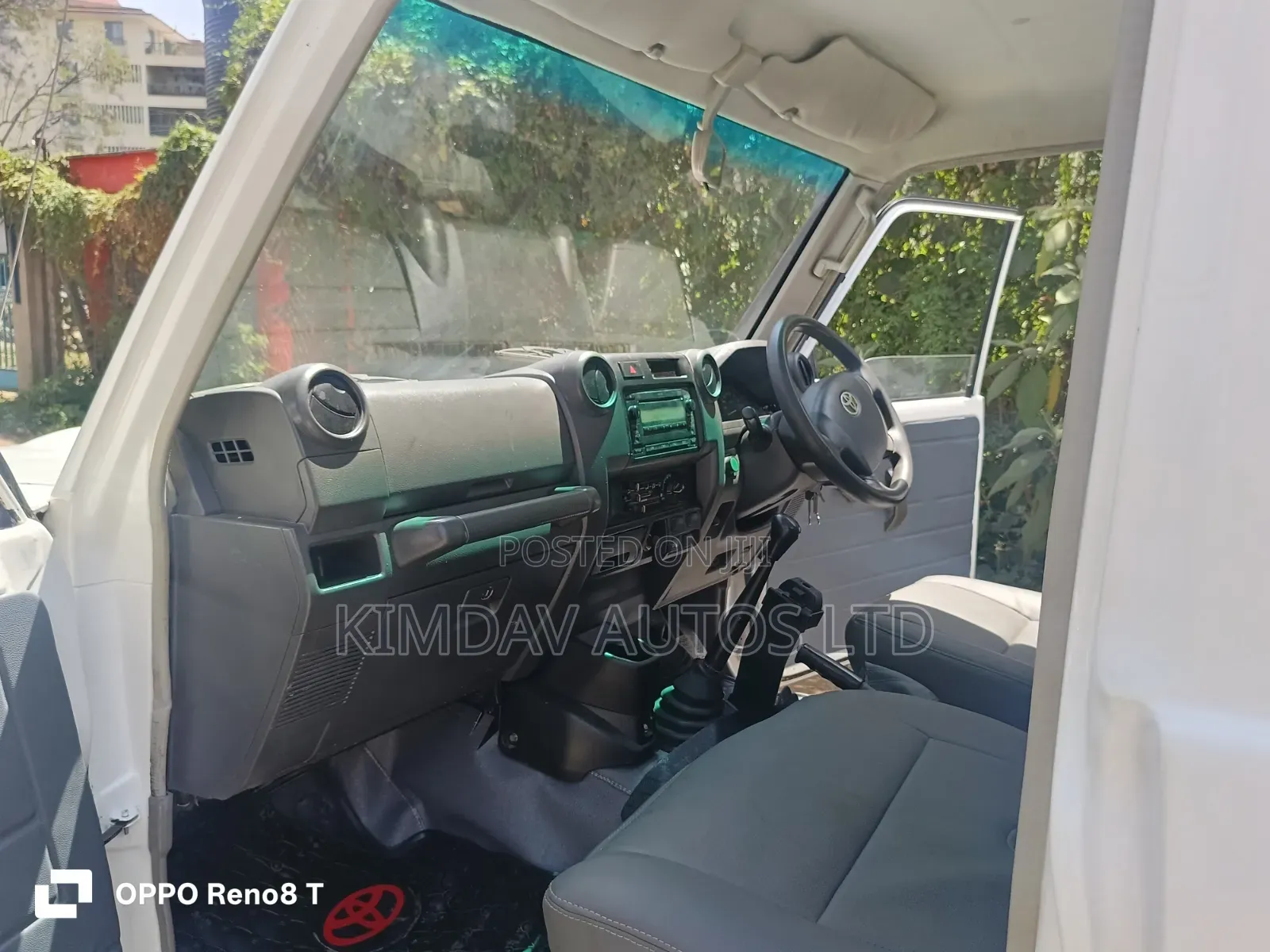 Toyota Land Cruiser 2013 White