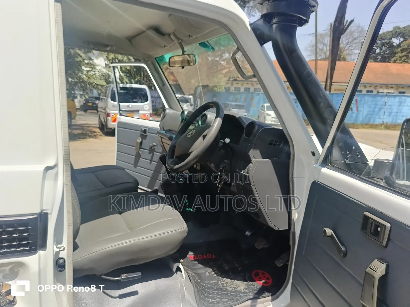 Toyota Land Cruiser 2013 White