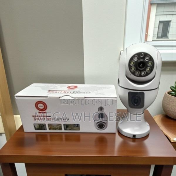 Smart Pan Tilt Zoom Dual Lens PTZ WiFi Bulb Camera