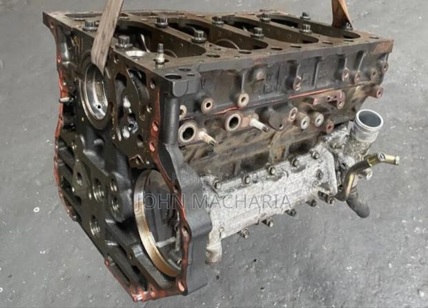 (4HF1) Block Engine for Isuzu Vehicles.