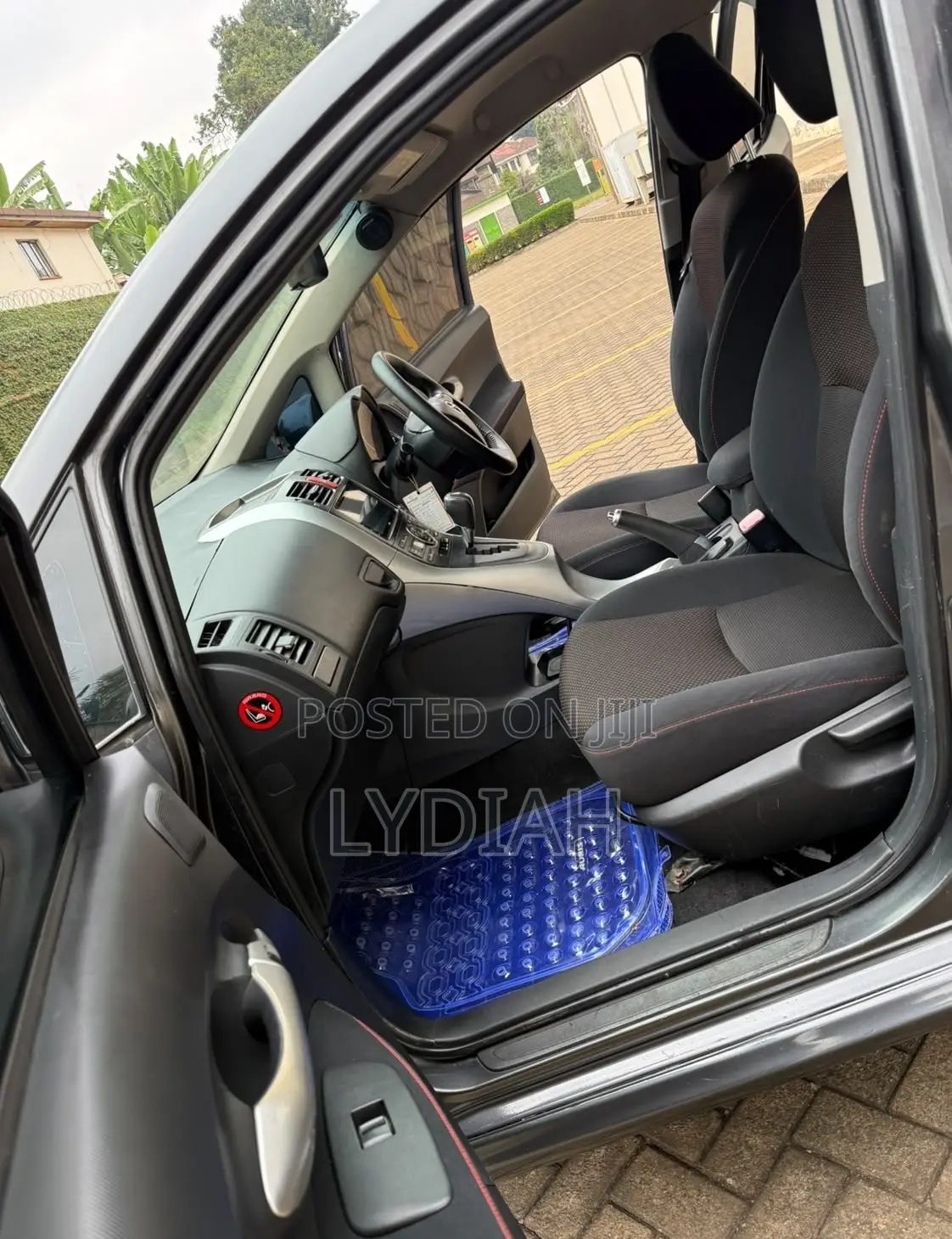 Toyota Auris 2010 Gray