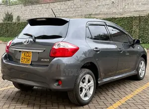 Toyota Auris 2010 Gray