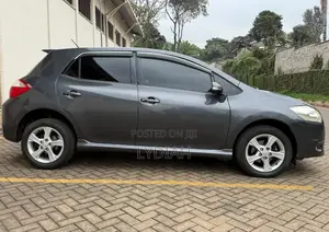 Toyota Auris 2010 Gray