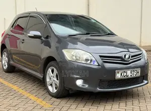 Toyota Auris 2010 Gray