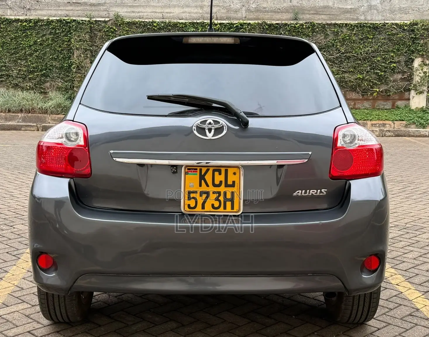 Toyota Auris 2010 Gray