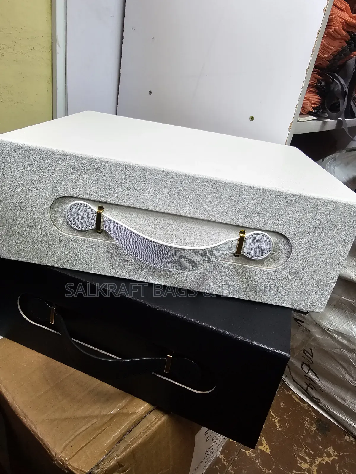 Luxury Textured Gift Box With Leather Handle