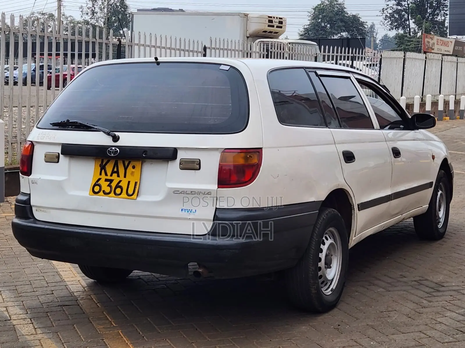 Toyota Caldina 2000 White