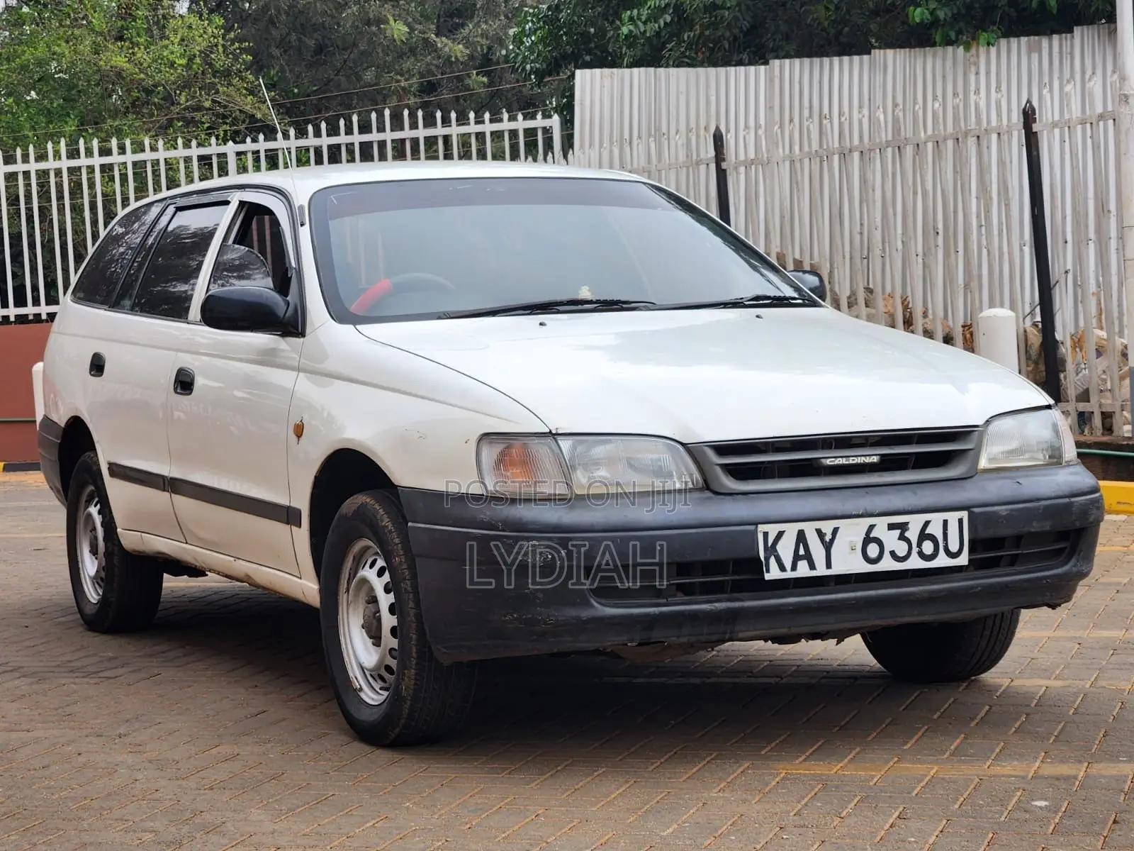 Toyota Caldina 2000 White