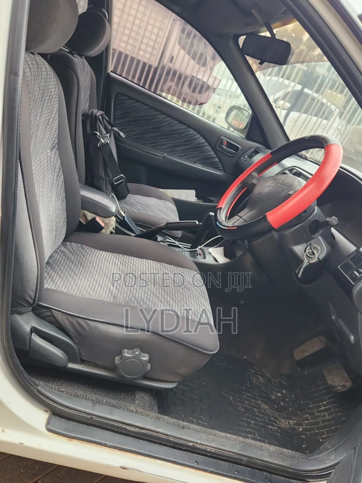 Toyota Caldina 2000 White