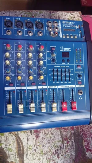 Max PMX402D-USB 4-Channel Professional Powered PA Mixer (2x350W)