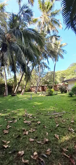 For Sale 1.6 Acres Land With Houses Nyali