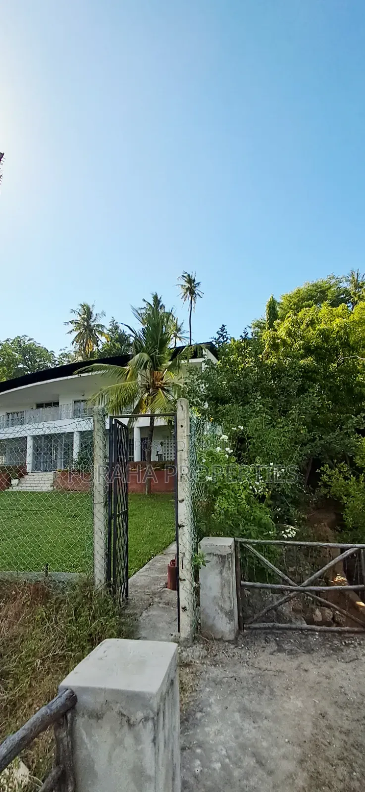 For Sale 1.6 Acres Land With Houses Nyali