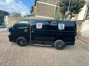 Toyota HiAce 2014 Black
