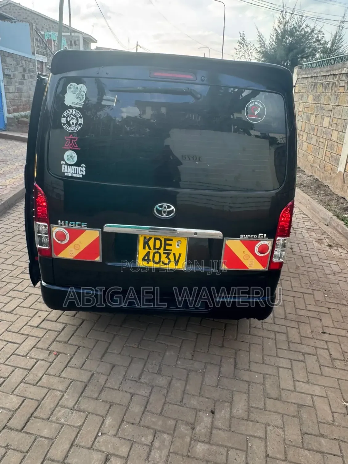Toyota HiAce 2014 Black