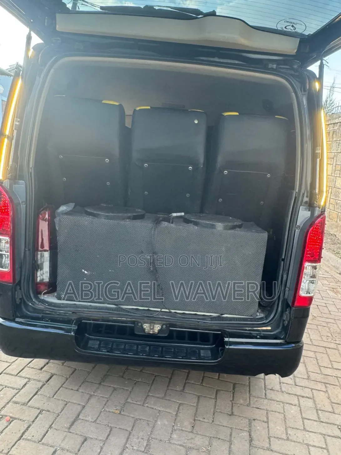 Toyota HiAce 2014 Black