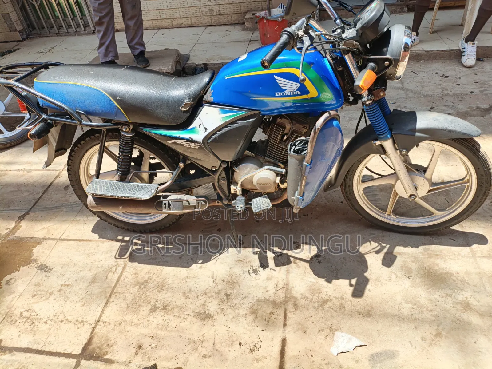 Honda CB 2022 Blue