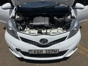 Toyota Vitz 2012 White