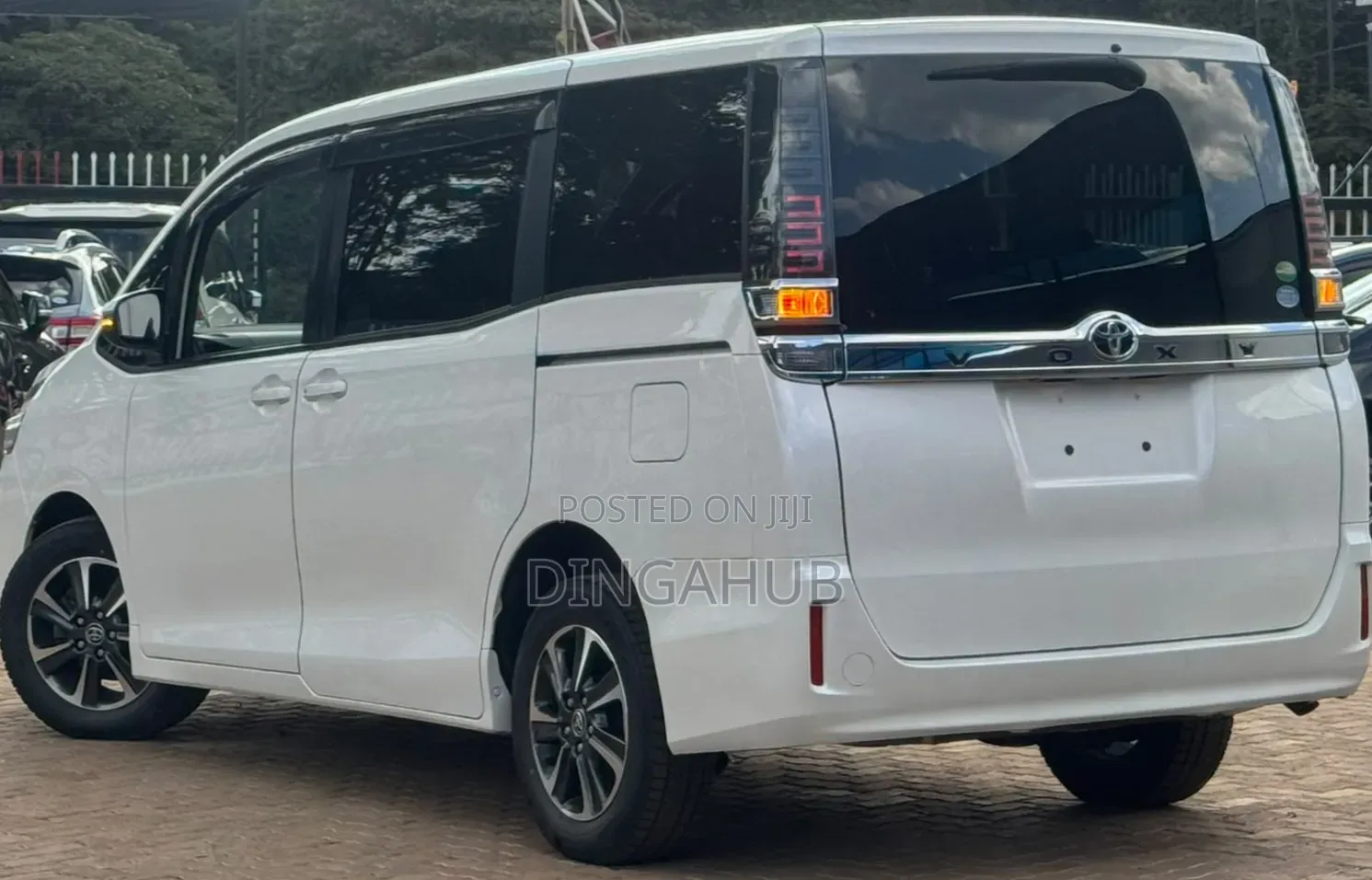 Toyota Voxy 2019 Pearl