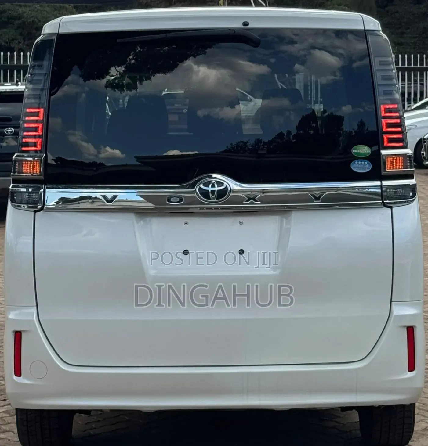 Toyota Voxy 2019 Pearl