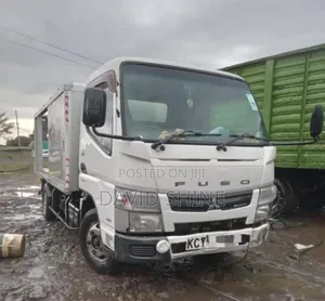 KCY Mitsubishi Fuso Canter 2012 Model Semi-Auto Diesel 3000cc 
Double