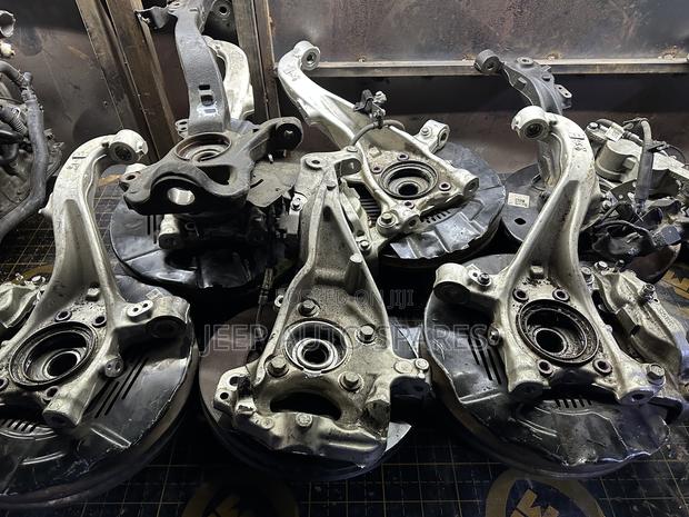 FRONT HUB Landcruiser LC 300 Series