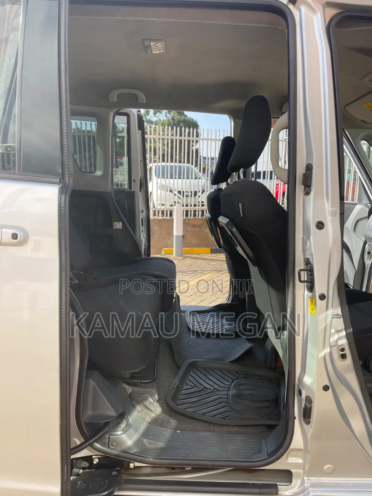 Mitsubishi Delica 2014 Silver