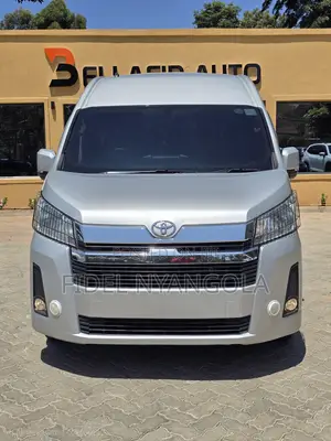 Toyota HiAce 2020 Silver