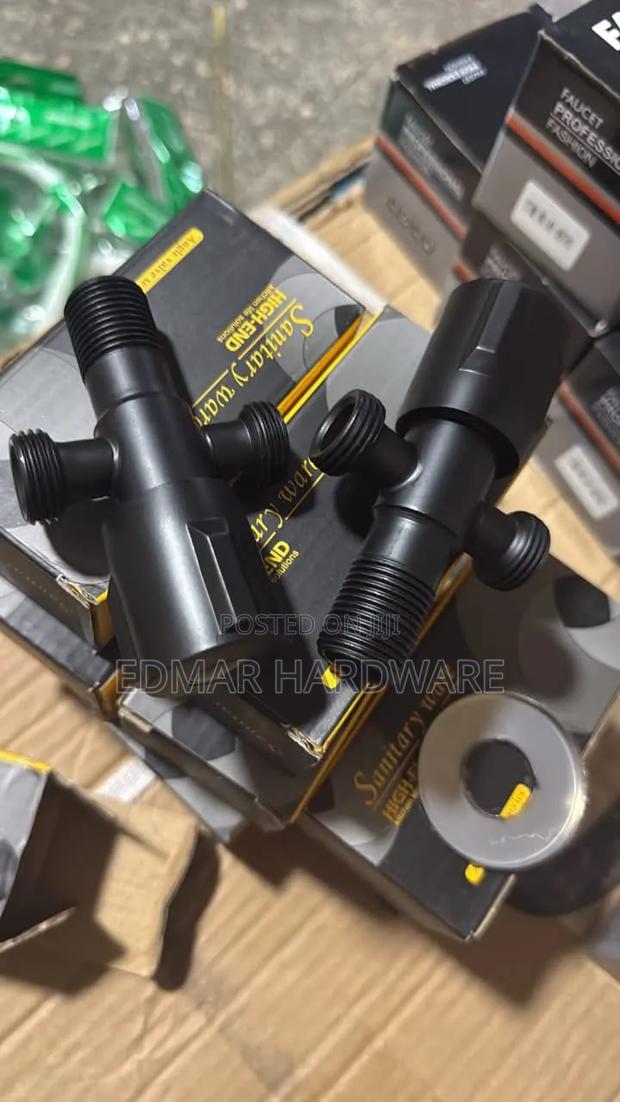 Double Angle Valve Black