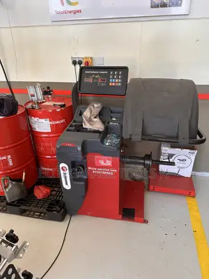 Heavy Commercial Italian Wheel Balancer