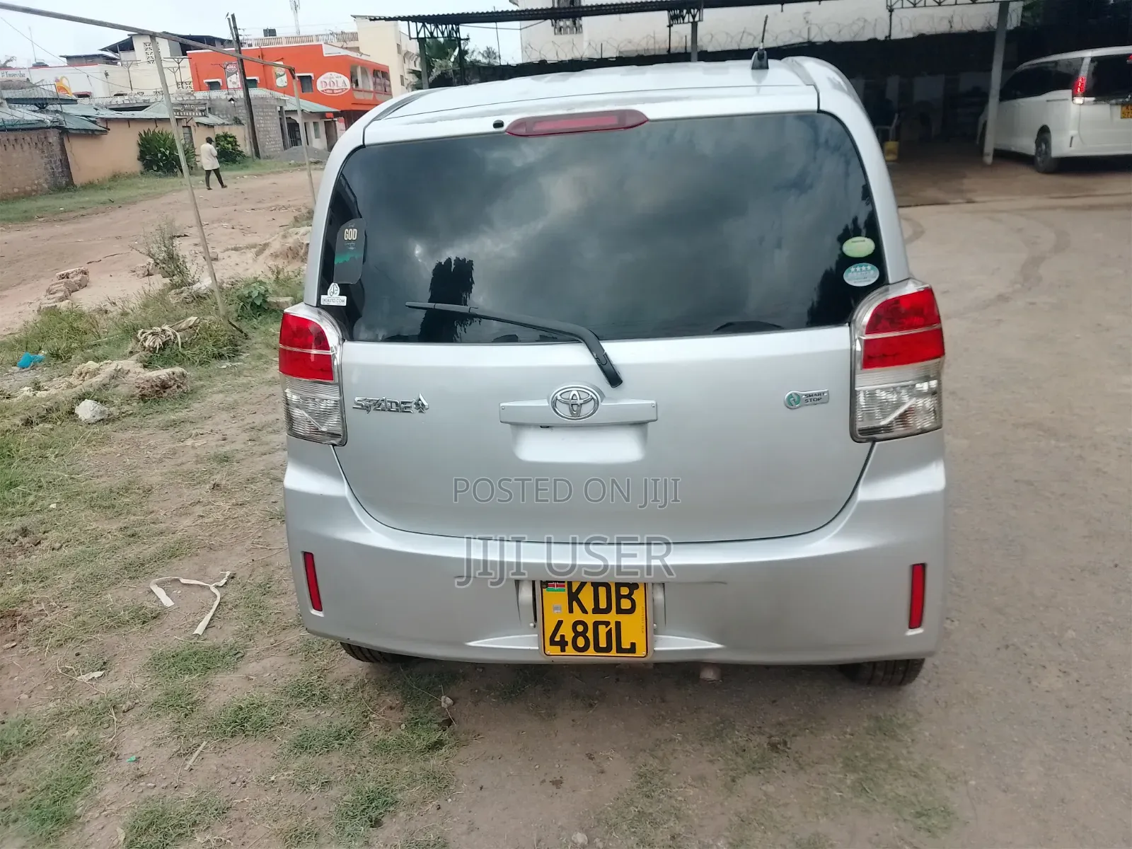 Toyota Spade 2013 Silver